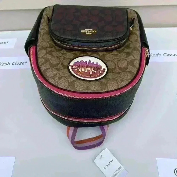 Coach Backpack With Souvenir Patches In Blocked Signature - Picture 8 of 12